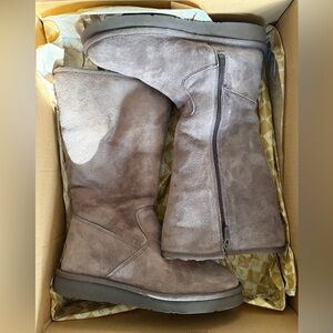 Ugg Chocolate Alber Suede Boots with Zipper size 7
